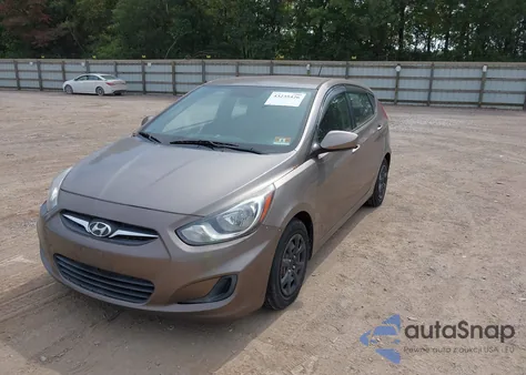 2014 Hyundai Accent Gs z USA, uszkodzony, nr VIN KMHCT5AE2EU142549
